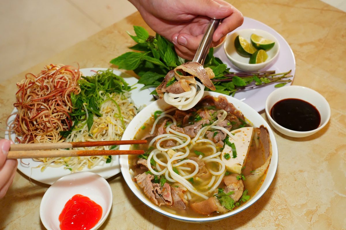 Sợi Bún Bún Bò Góp Phần Tạo Nên Hương Vị Hài Hòa sợi bún trong bún bò