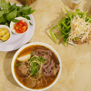 Trang chủ gân bò ninh mềm và viên bò thơm